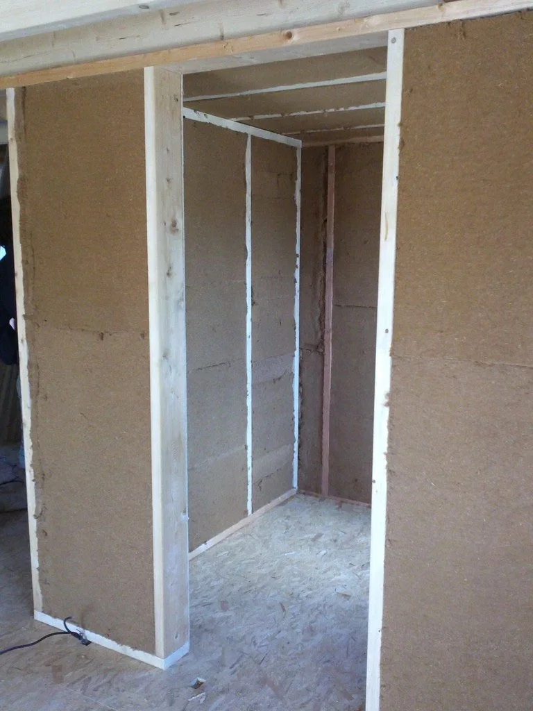 Isolation de mur à ossature bois avec de la laine de bois
