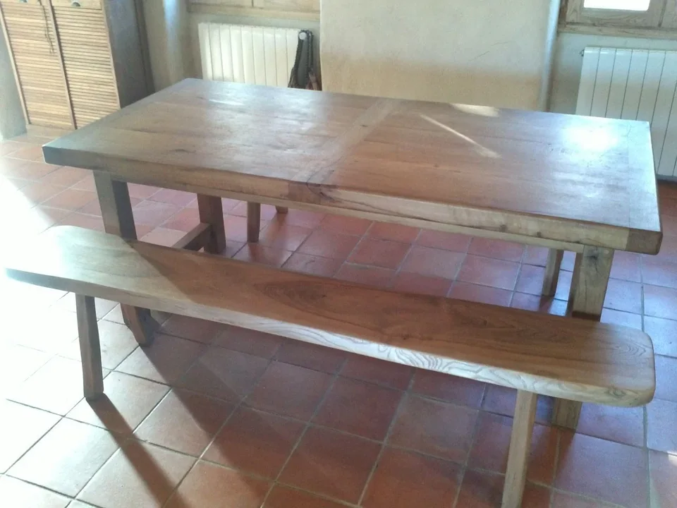 Réalisation d'une table en chêne massif et banc en bois d'orme