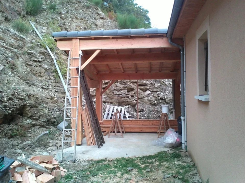 Agrandissement d'un appentis en charpente traditionnelle